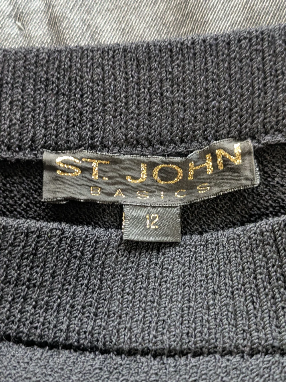 🖤 ST. JOHN  | The Ultimate Black Santana Knit Pencil Skirt 🖤 Size 12 - Picture 3 of 6